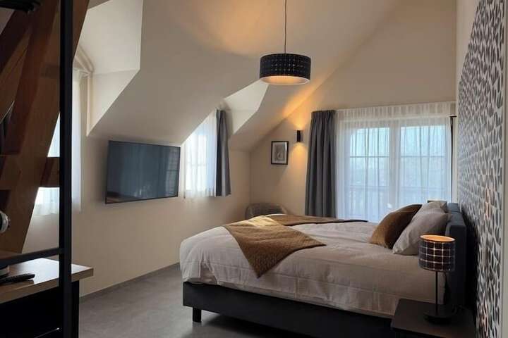 Room 18 of 37