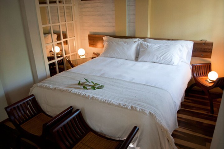 Room 4 of 64