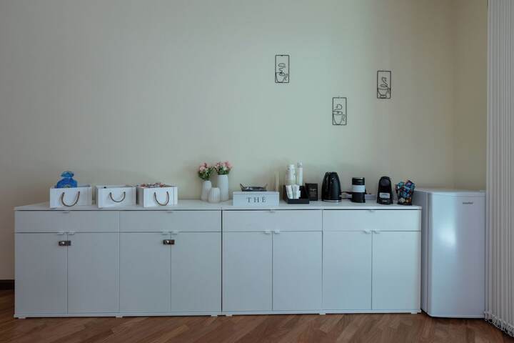 Room 21 of 32