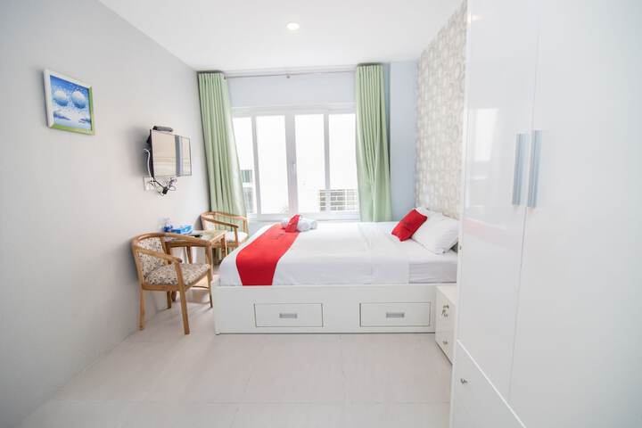 Room 11 of 27