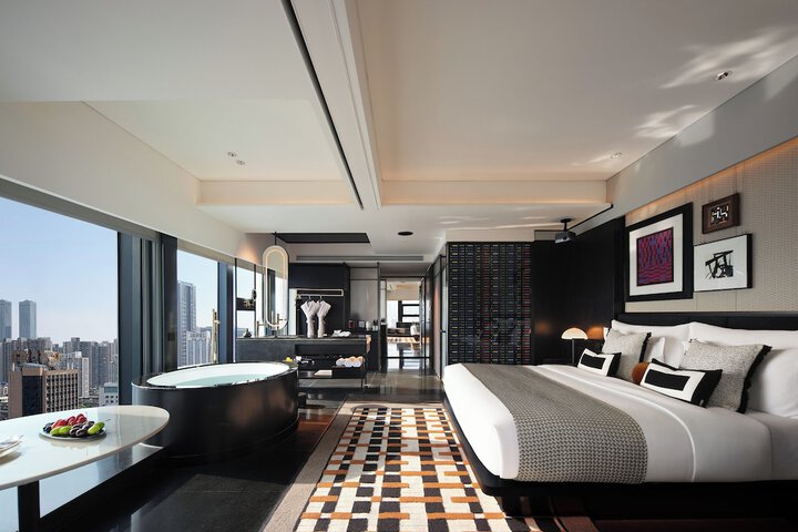 Room 11 of 38
