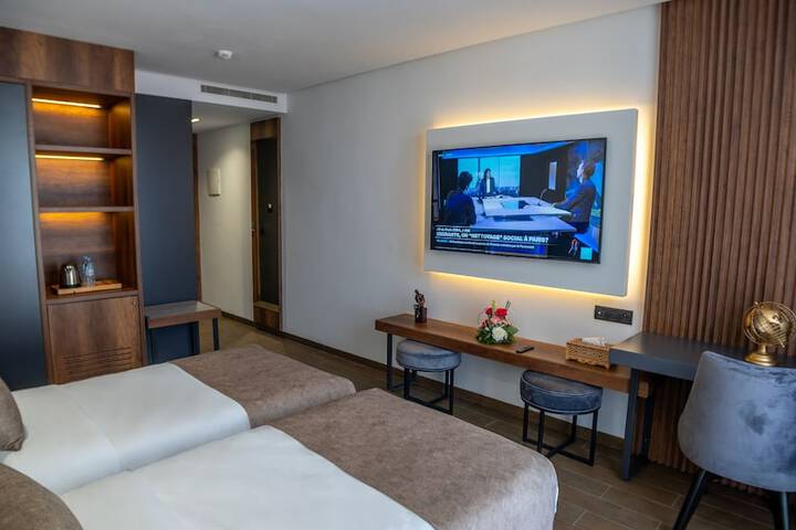 Room 14 of 25
