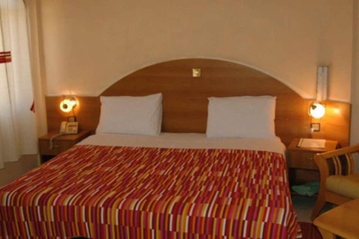 Room 7 of 20