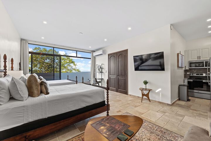 Room 7 of 65