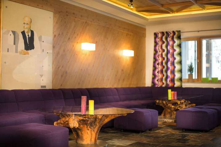Guest Lobby