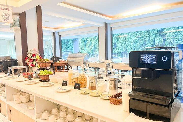 Breakfast/Coffee Service 49 of 56