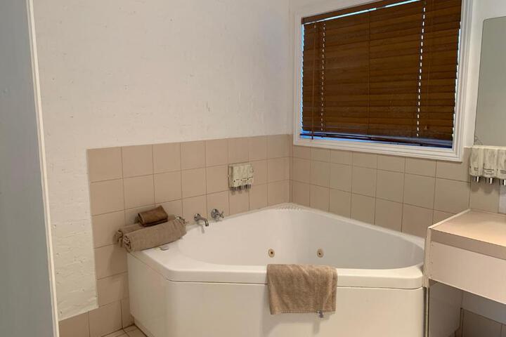 Room 2 of 23