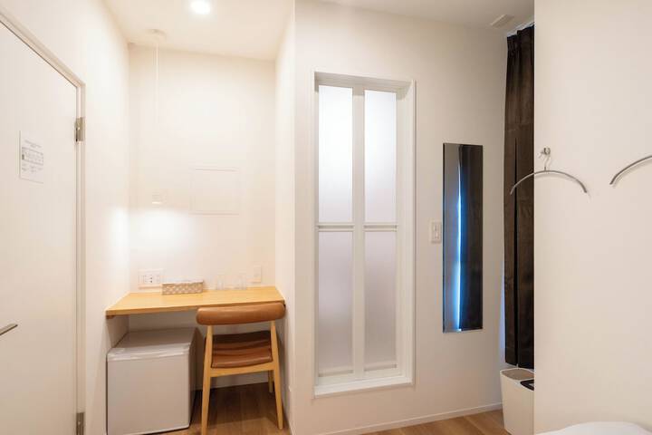 Room 10 of 14