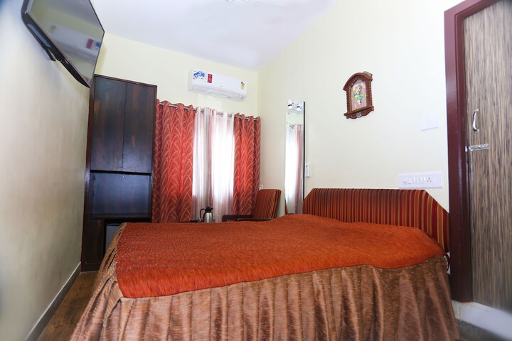 Room 12 of 50