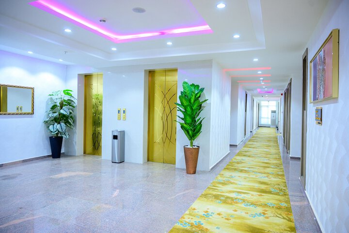 Ballroom/Hall 129 of 166