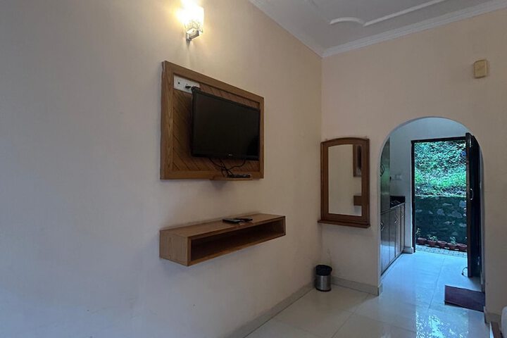 Room 12 of 23