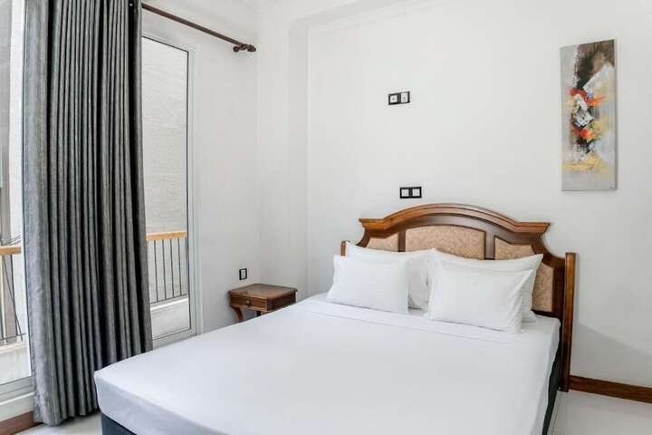 Room 17 of 36