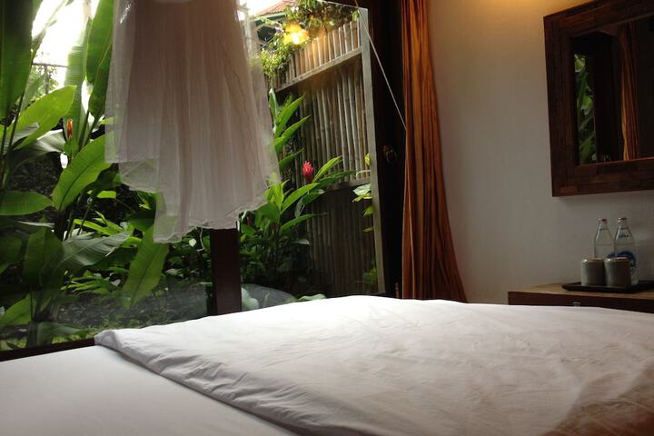 Room 10 of 47