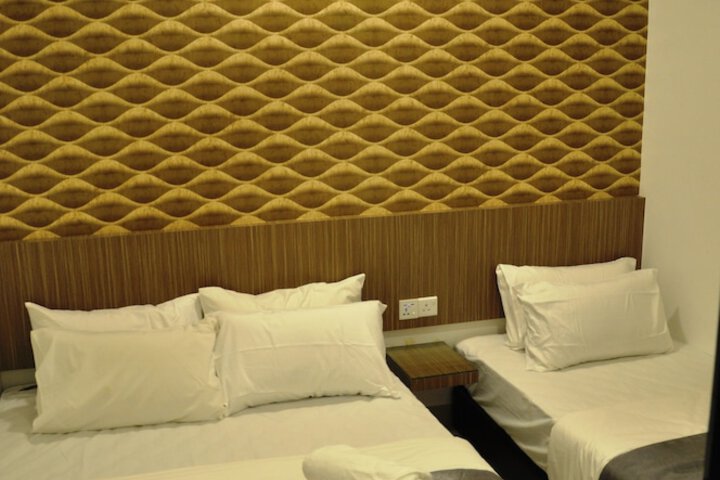 Room 7 of 27