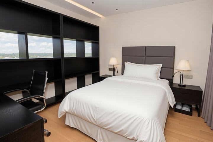 Room 44 of 77