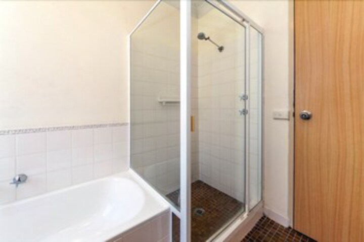 Room 7 of 17