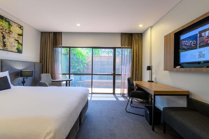 Hotel 76 of 81