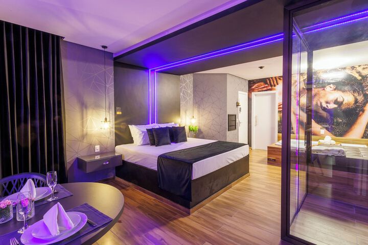 Room 17 of 27