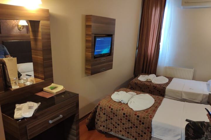 Room 13 of 46