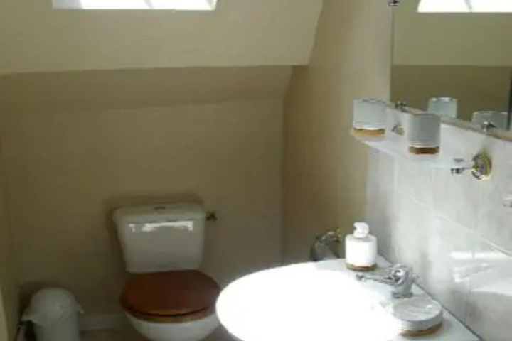 Room 7 of 11