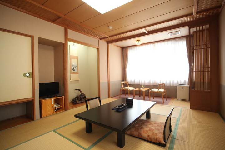 Room 20 of 102