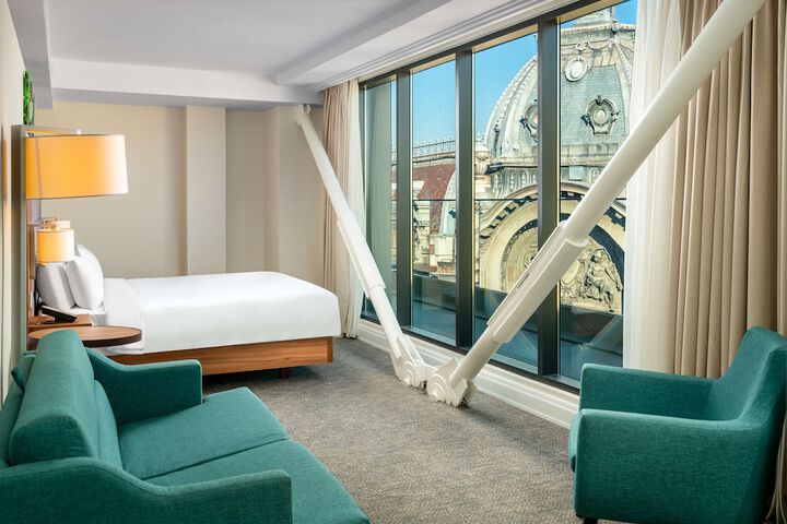 Room 48 of 113