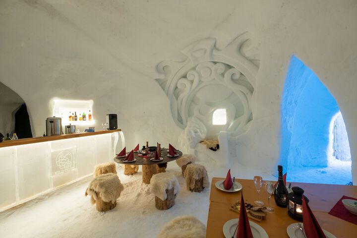 Dining 9 of 13