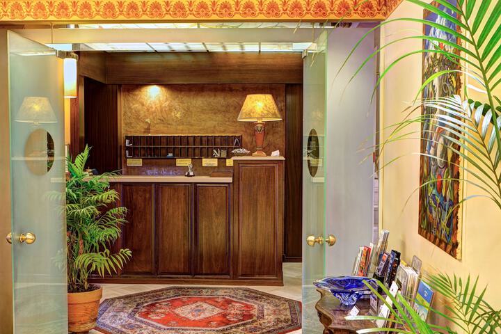 Entrance & Lobby