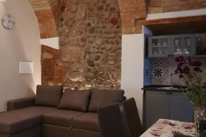 Room 2 of 14