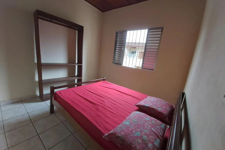 Room 4 of 18
