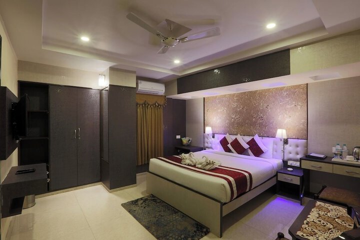 Room 13 of 26