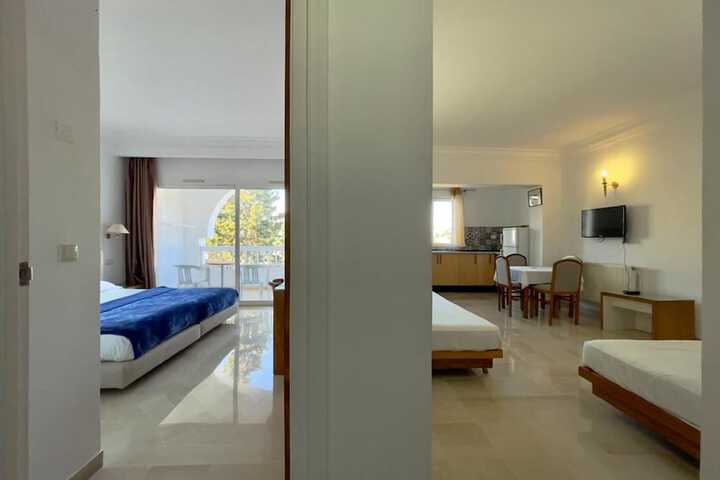 Room 9 of 34
