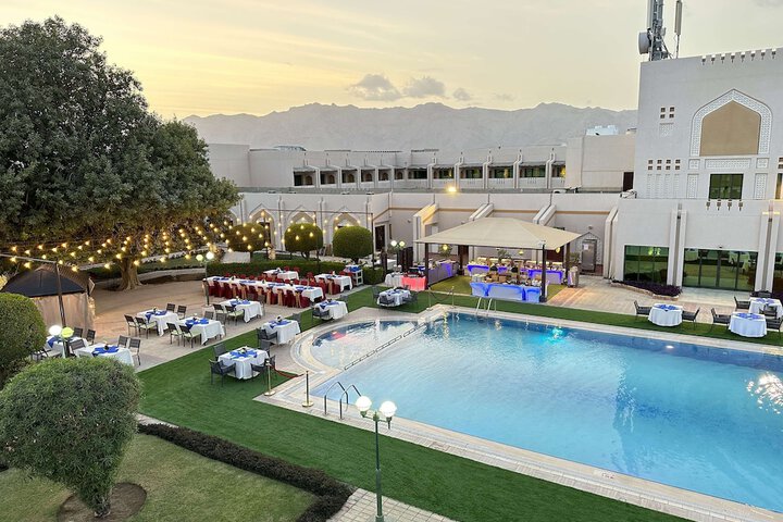 Hotel Pool