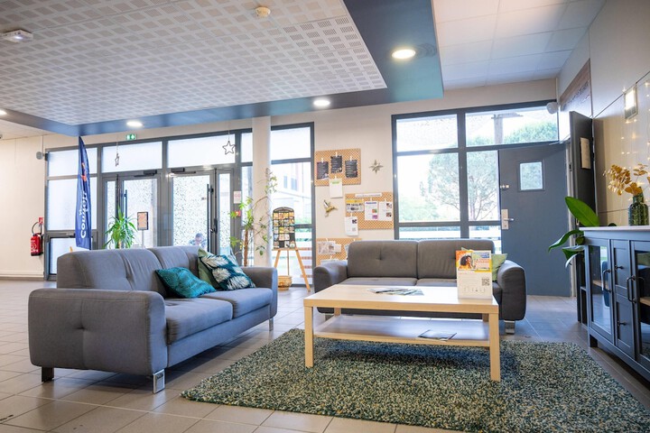 Entrance & Lobby