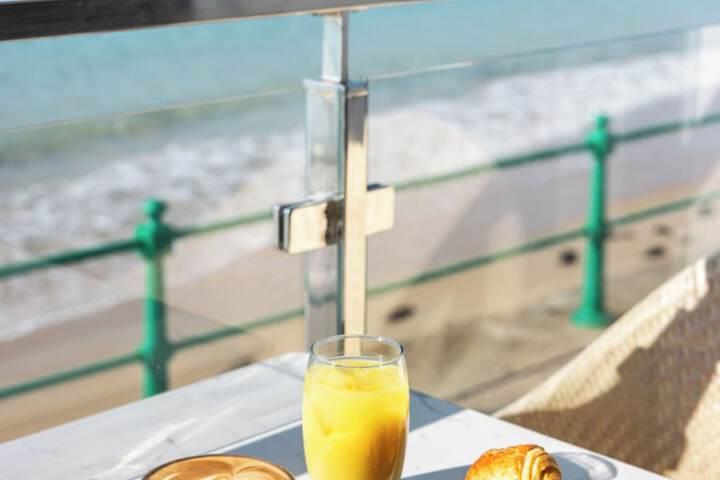 Breakfast/Coffee Service 38 of 49