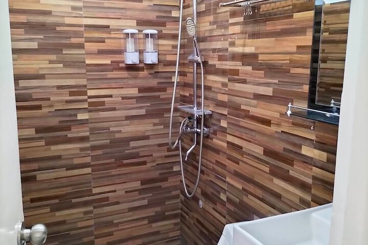 Room 42 of 48