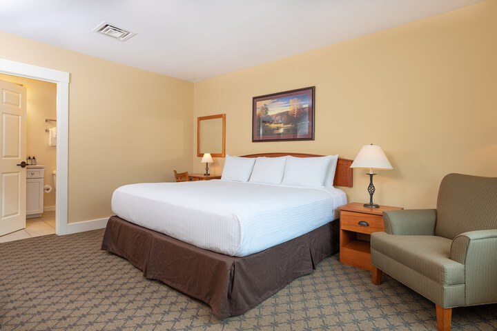 1 King Bed (12 of 22)