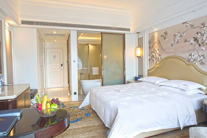 Room 9 of 101