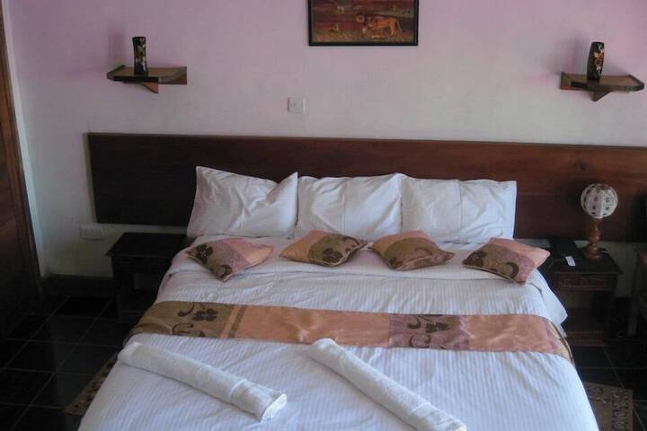 Room 2 of 40