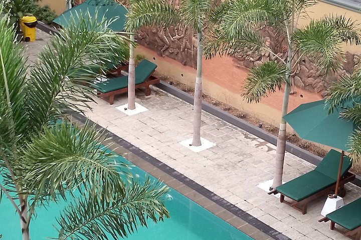 Pool 50 of 76