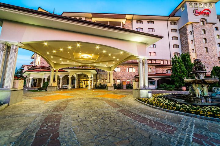 Hotel Exterior 118 of 173