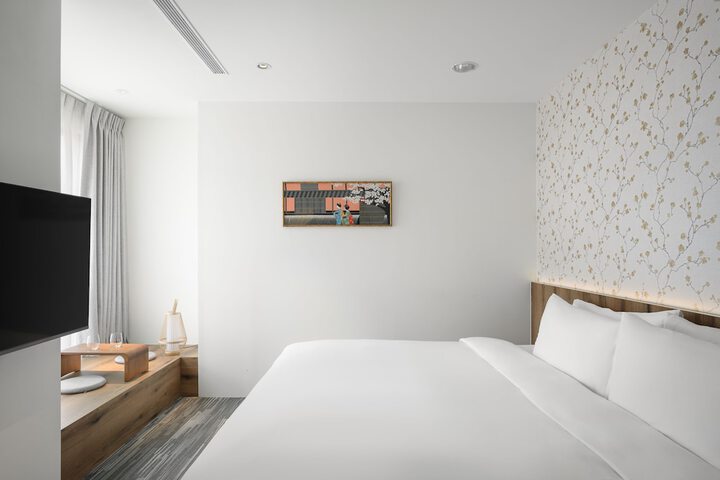 Room 9 of 46