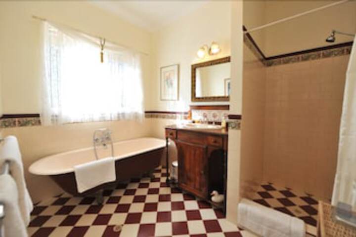 Room 13 of 29