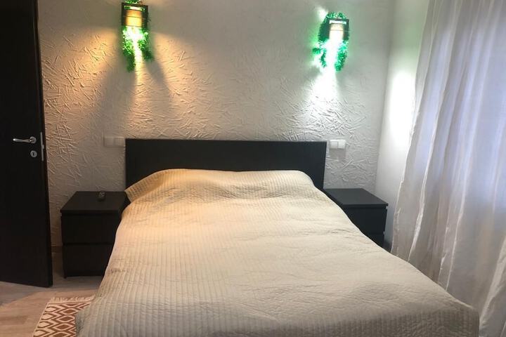 Room 6 of 32