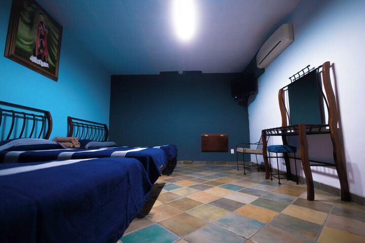 Room 13 of 82