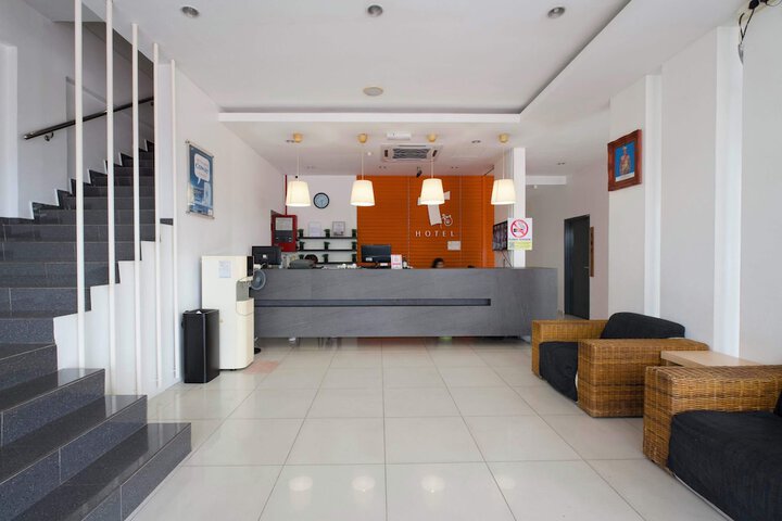 Entrance & Lobby