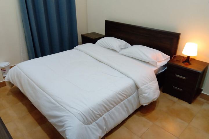 Room 4 of 7