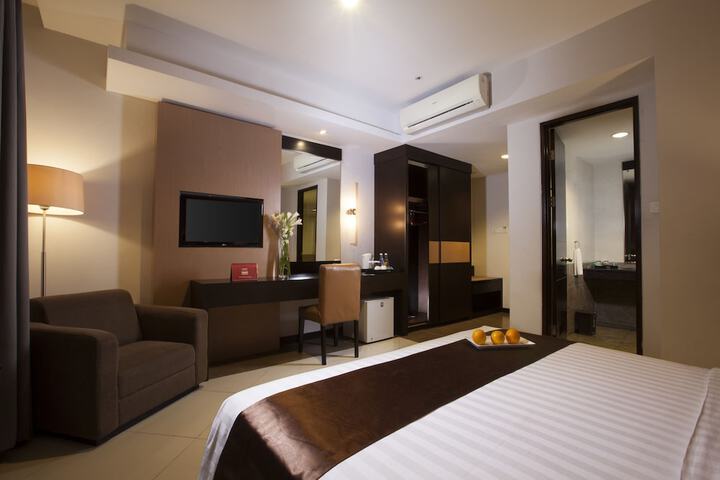 Room 7 of 51
