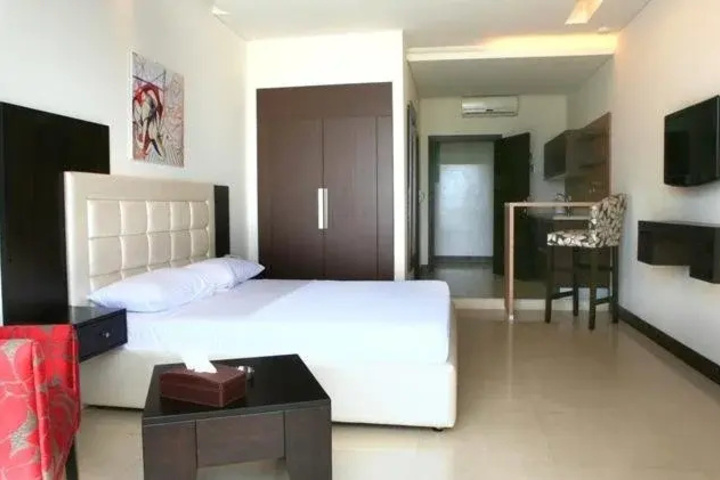 Room 3 of 10