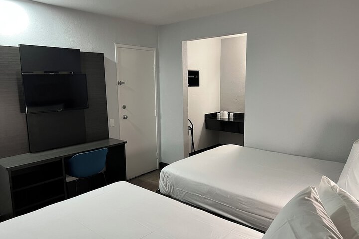 Deluxe Double Room (9 of 11)